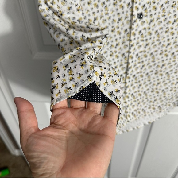 Michael Strahan size XL slim fit button down shirt, white with floral design - Picture 5 of 11